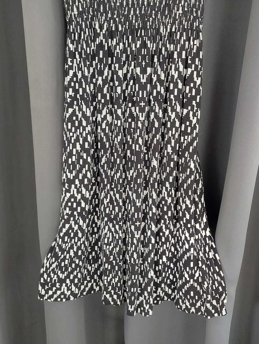 Simon Chang Black White Geometric Print Smocked Sundress Large - Picture 9 of 12